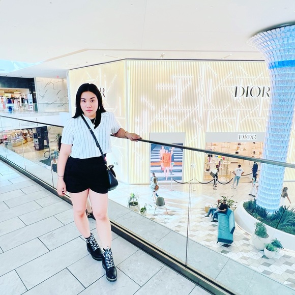 Meet your Posher, Cristina - Picture 4 of 4